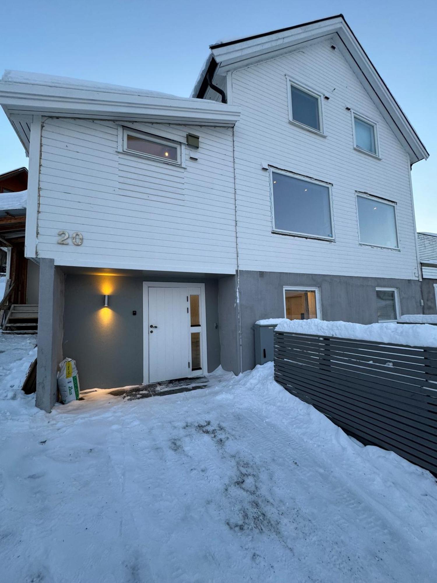 Sentralt Plassert Leilighet Ved Sherpatrappen Tromso Exterior photo